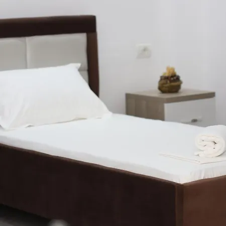 Bed & Breakfast Toska 3*