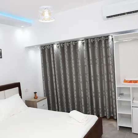 فندق مبيت وإفطار Toska بيرات